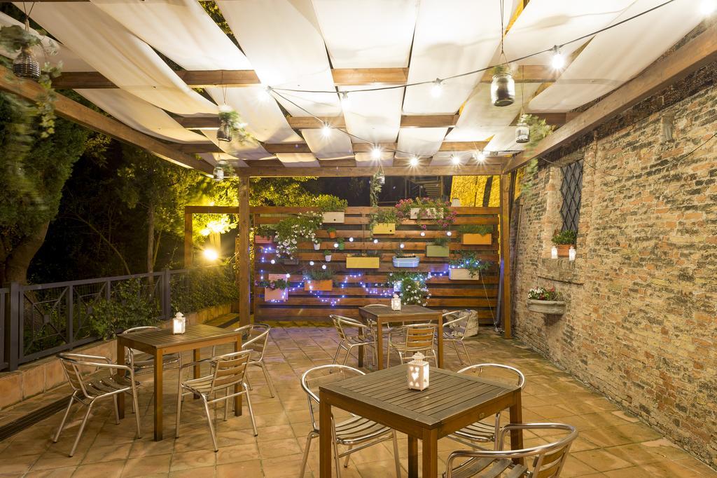 Castello Chiola Dimora Storica Hotel Лорето Апрутино Екстериор снимка