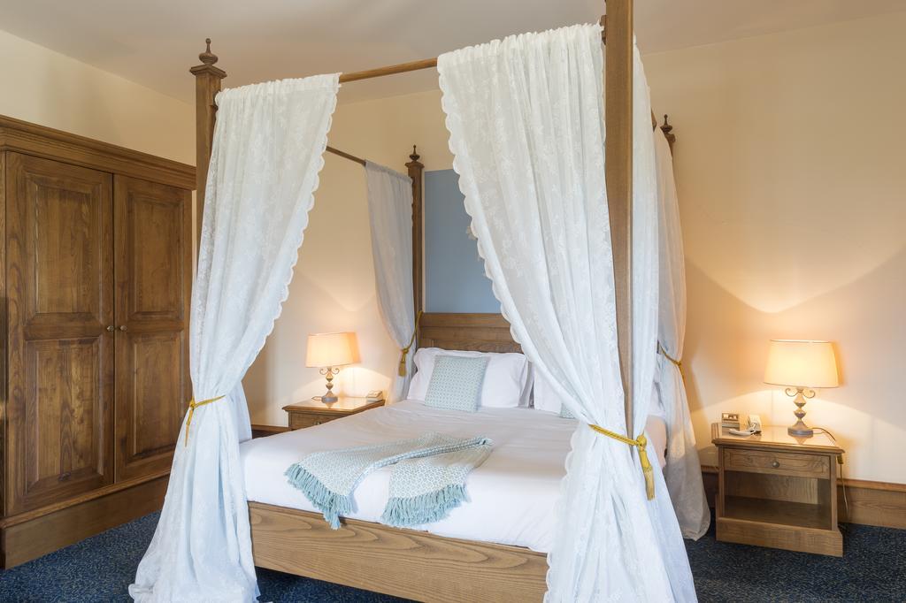 Castello Chiola Dimora Storica Hotel Лорето Апрутино Екстериор снимка