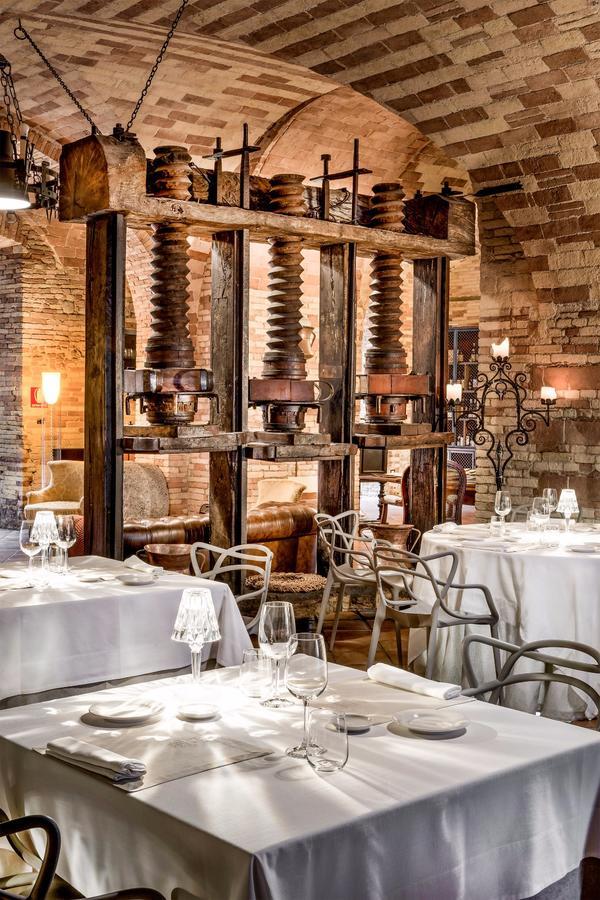 Castello Chiola Dimora Storica Hotel Лорето Апрутино Екстериор снимка