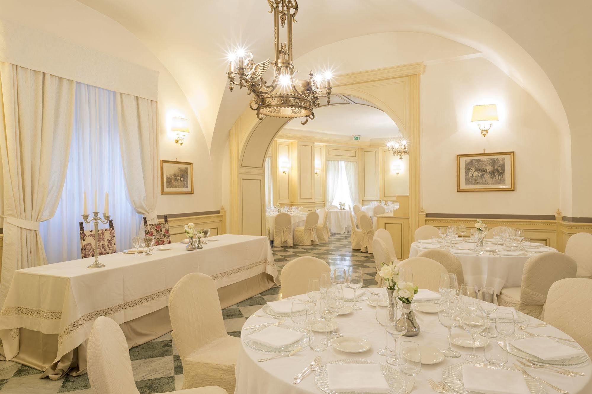 Castello Chiola Dimora Storica Hotel Лорето Апрутино Екстериор снимка