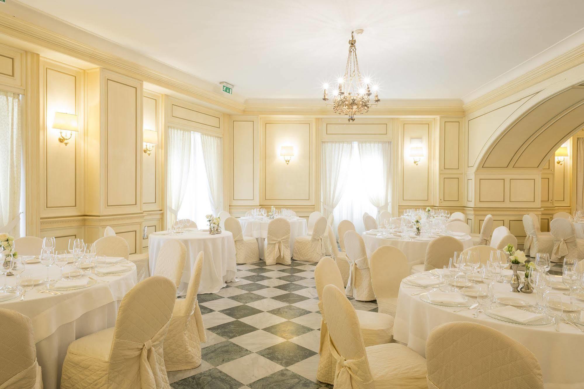 Castello Chiola Dimora Storica Hotel Лорето Апрутино Екстериор снимка