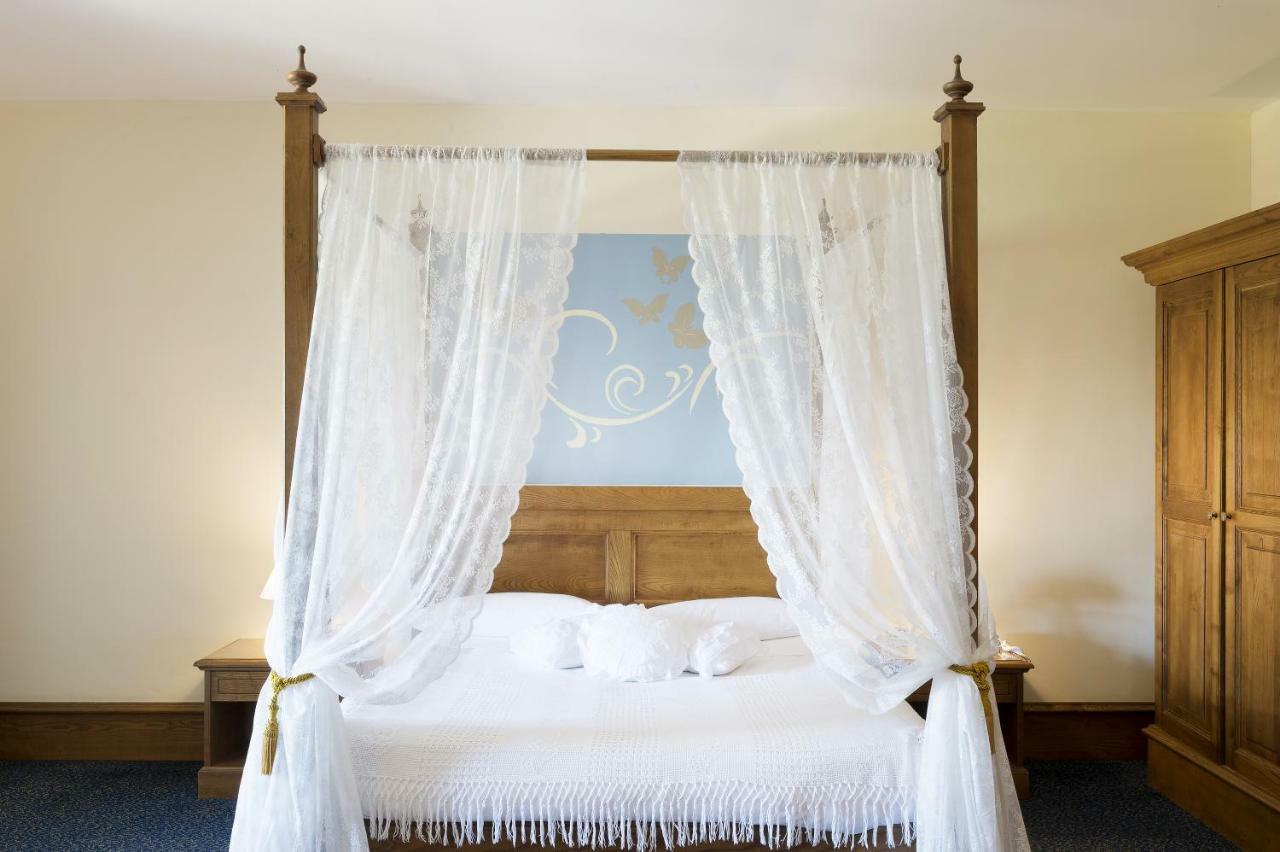 Castello Chiola Dimora Storica Hotel Лорето Апрутино Екстериор снимка